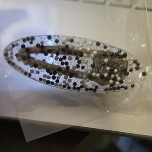 Elegant Black and White Hair Clip